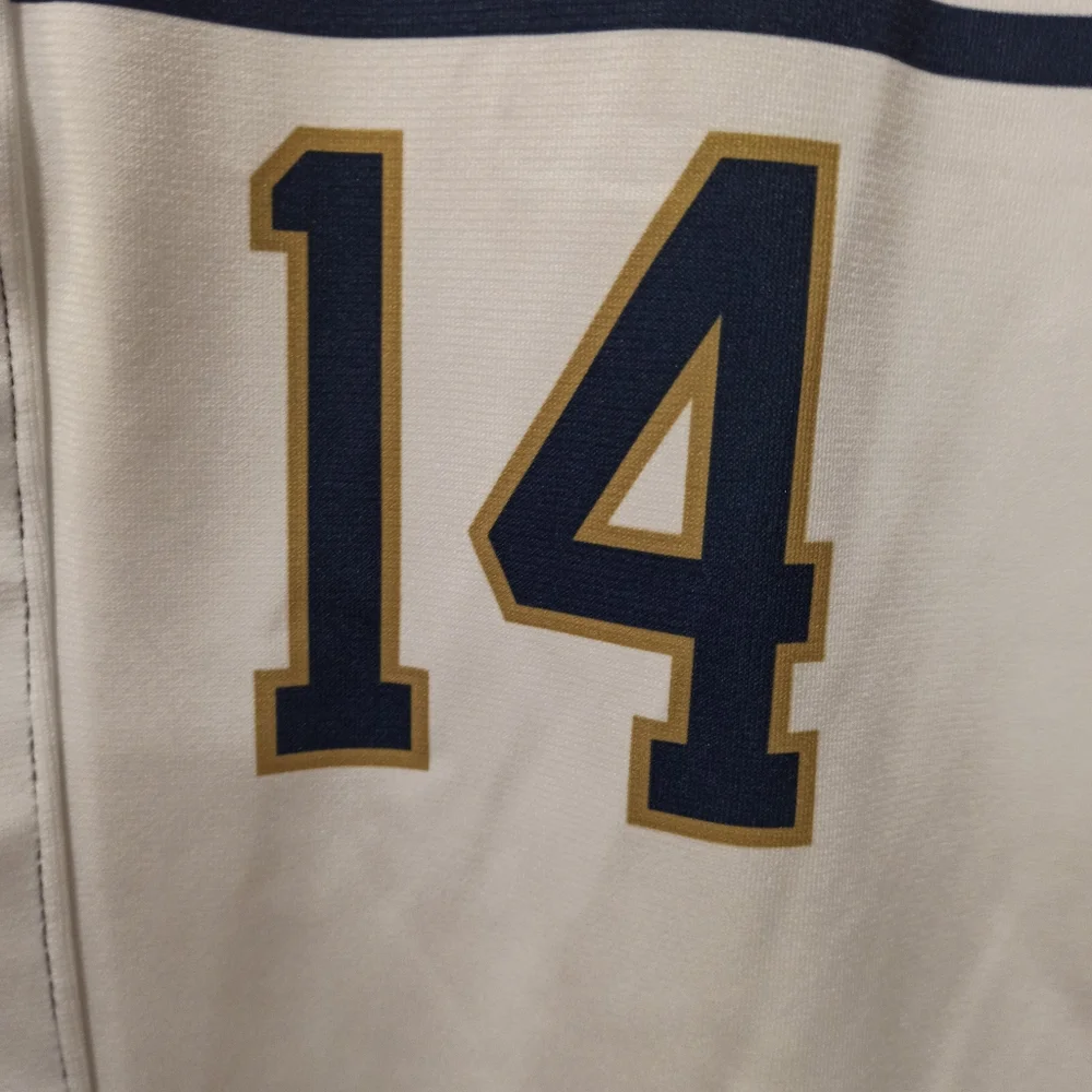 Under armour women's Short sleeve bottom down shirt. Size medium - Picture 4 of 11